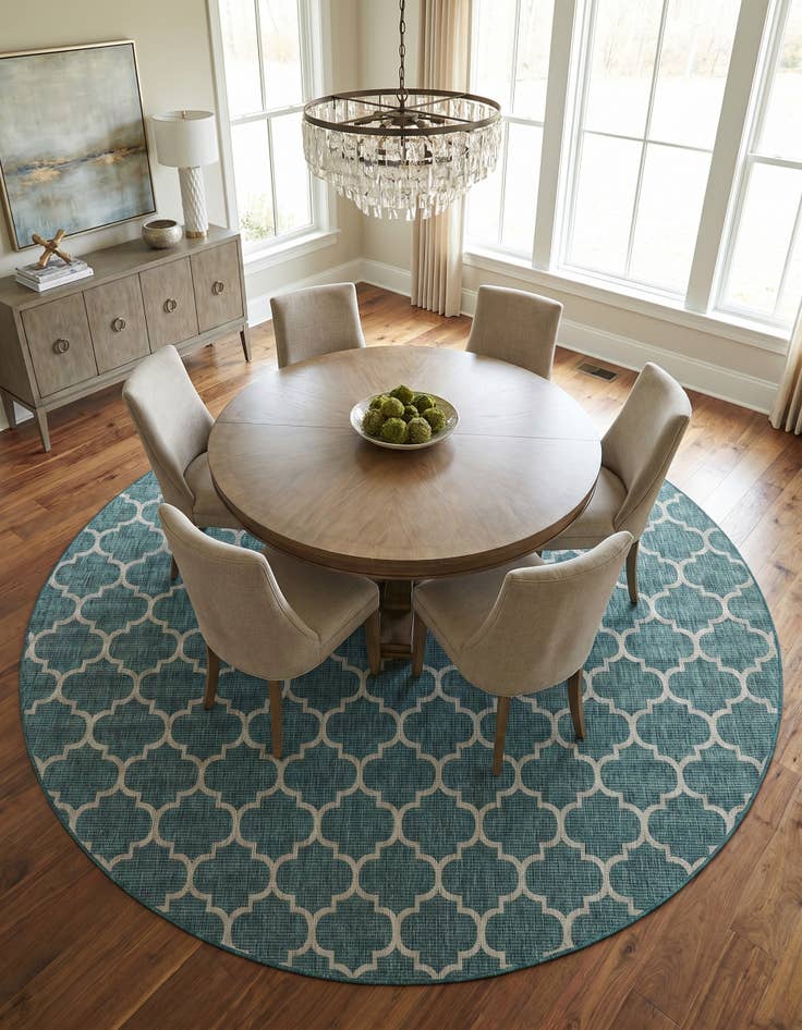 Detail image of 13' x 13' Easy-Clean Lattice Indoor / Outdoor Round Rug