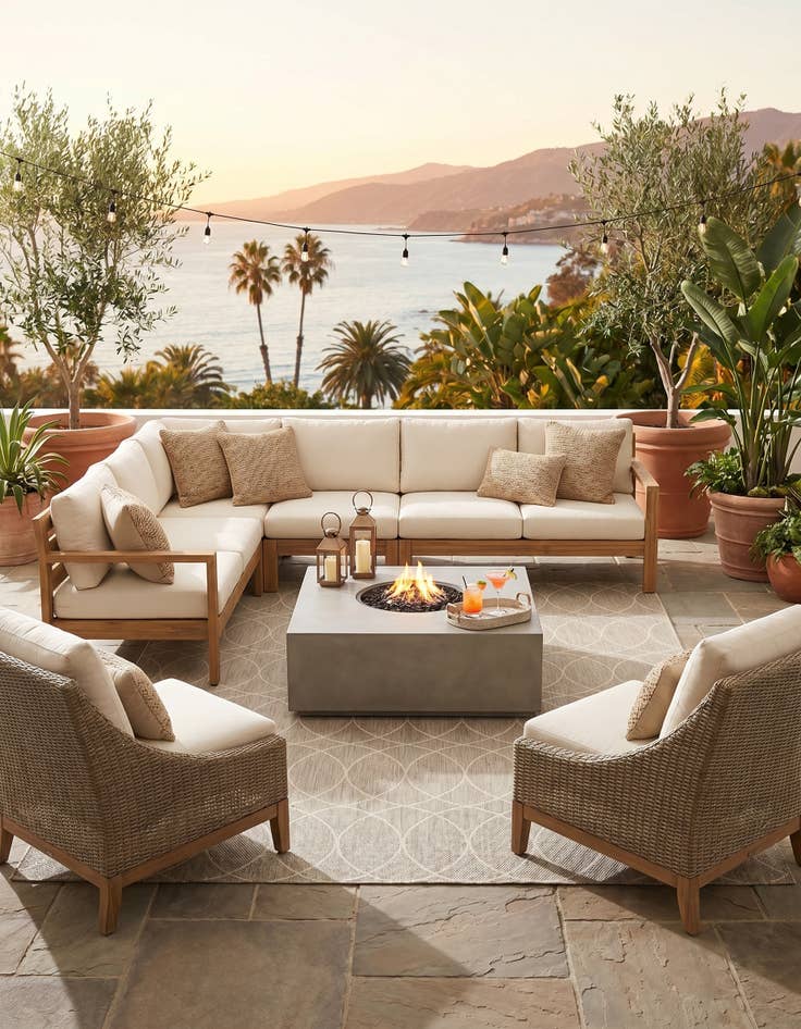 Detail image of 10' x 14' Easy-Clean Trellis Indoor / Outdoor Rug