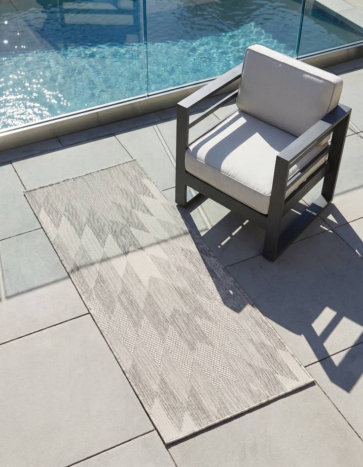 Detail image of 2' x 4' Easy-Clean Modern Indoor / Outdoor Runner Rug