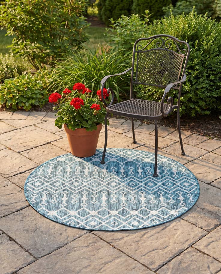 Detail image of 3' x 3' Easy-Clean Trellis Indoor / Outdoor Round Rug