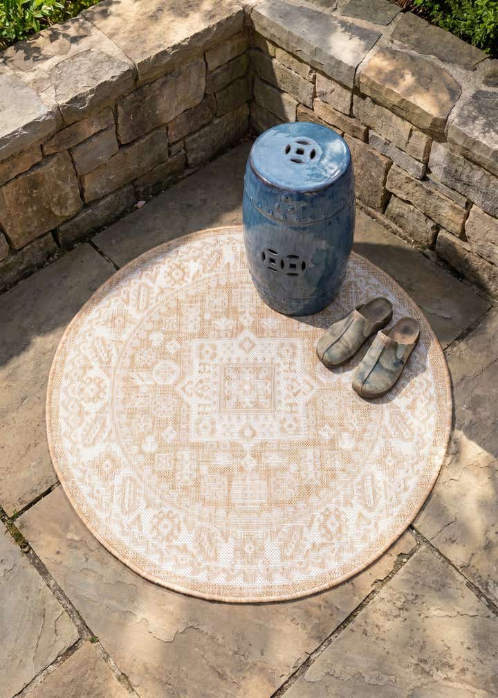 3' x 3' Easy-Clean Aztec Indoor / Outdoor Round Rug
