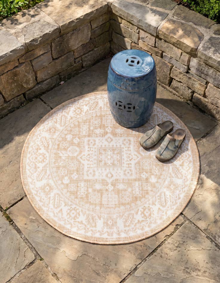 Detail image of 3' x 3' Easy-Clean Aztec Indoor / Outdoor Round Rug