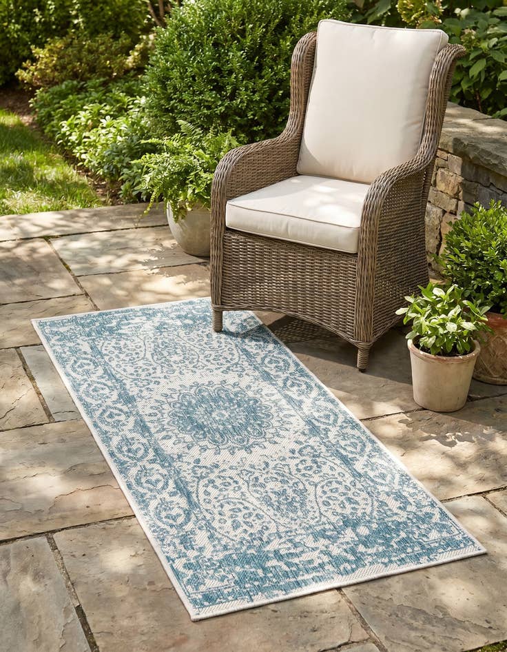 Detail image of 2' x 4' Easy-Clean Traditional Indoor / Outdoor Runner Rug