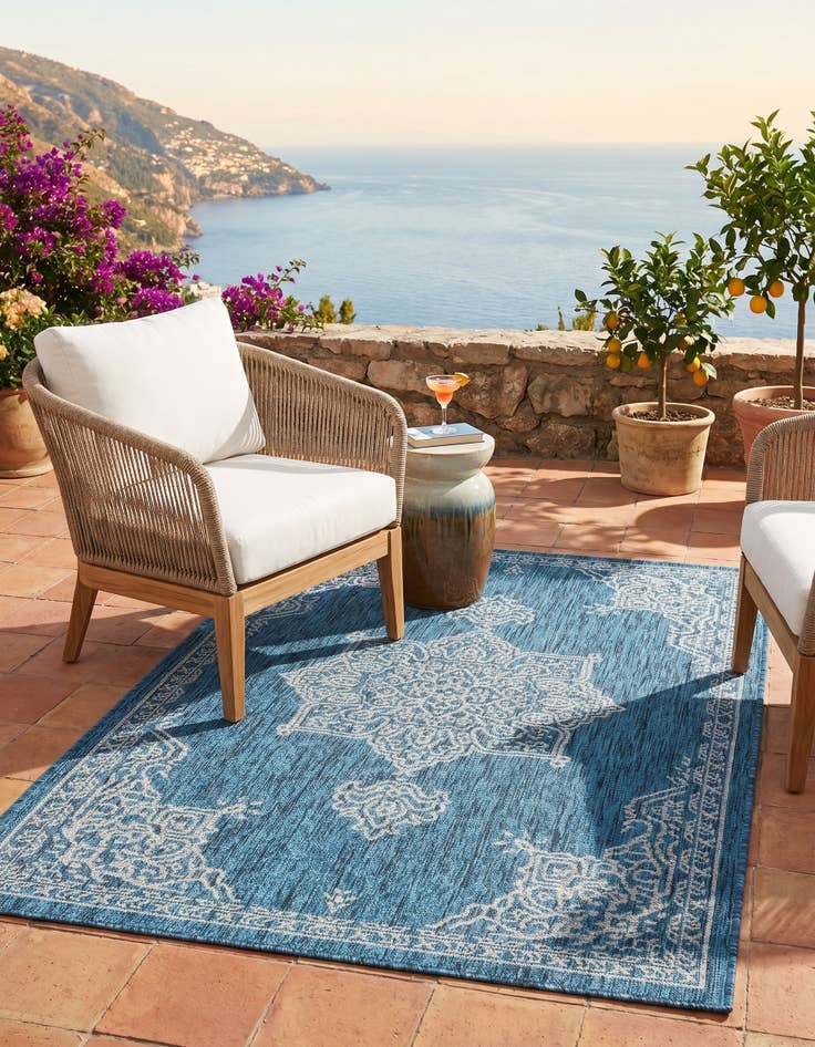 Detail image of 3' x 5' 3 Easy-Clean Traditional Indoor / Outdoor Rug