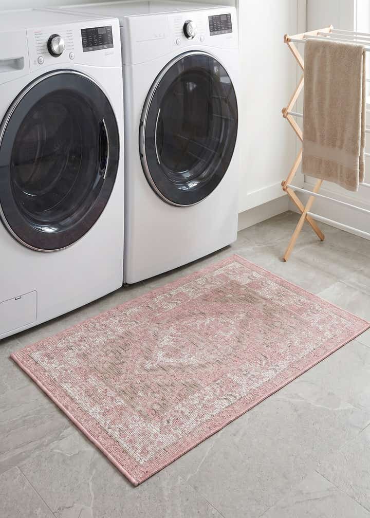 2' x 3' Easy-Clean Traditional Indoor / Outdoor Rug