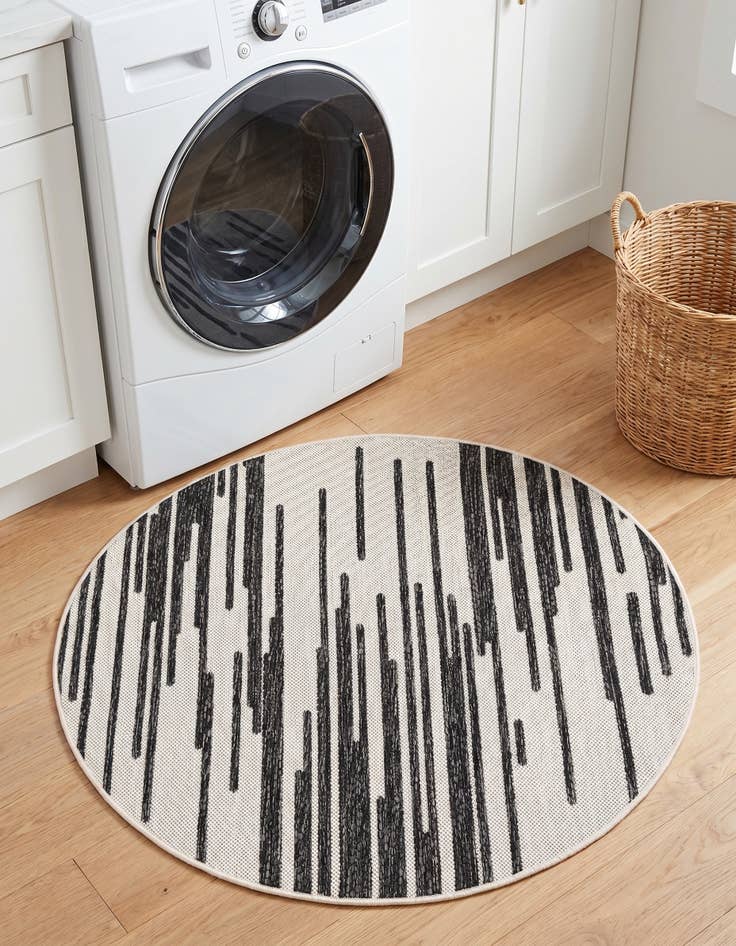 Detail image of 3' x 3' Easy-Clean Modern Indoor / Outdoor Round Rug