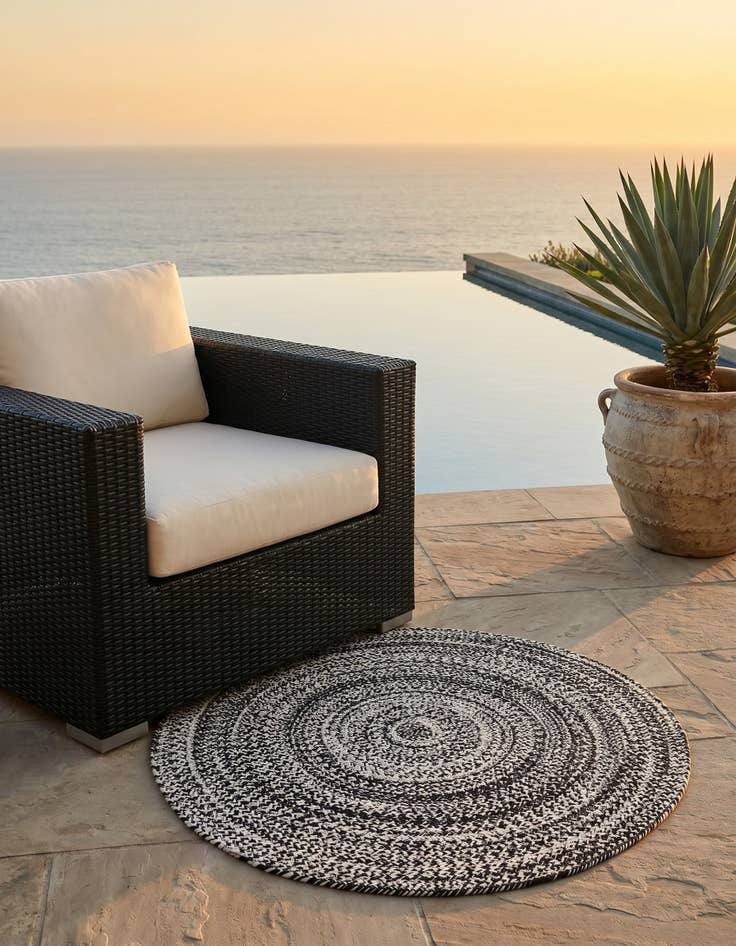 Detail image of 3' 3 x 3' 3 Easy-Clean Eco Verse Washable Indoor / Outdoor Round Rug