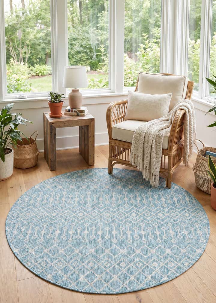 5' 3 x 5' 3 Easy-Clean Trellis Indoor / Outdoor Round Rug