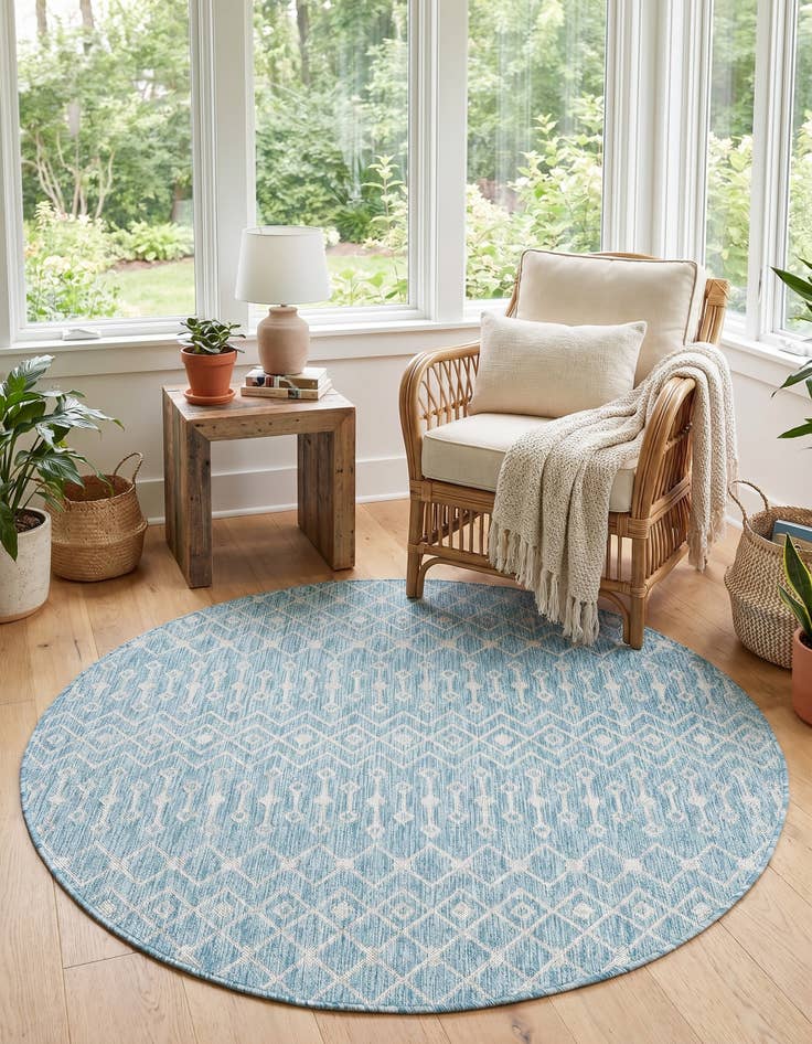 Detail image of 5' 3 x 5' 3 Easy-Clean Trellis Indoor / Outdoor Round Rug