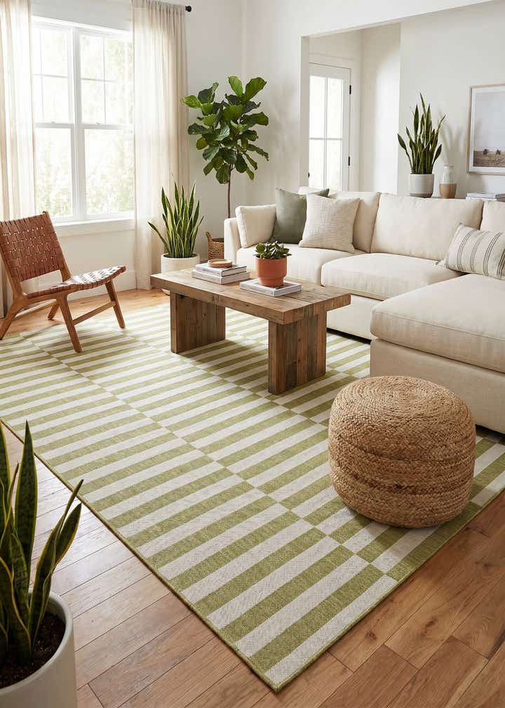7' 10 x 10' Easy-Clean Striped Indoor / Outdoor Rug