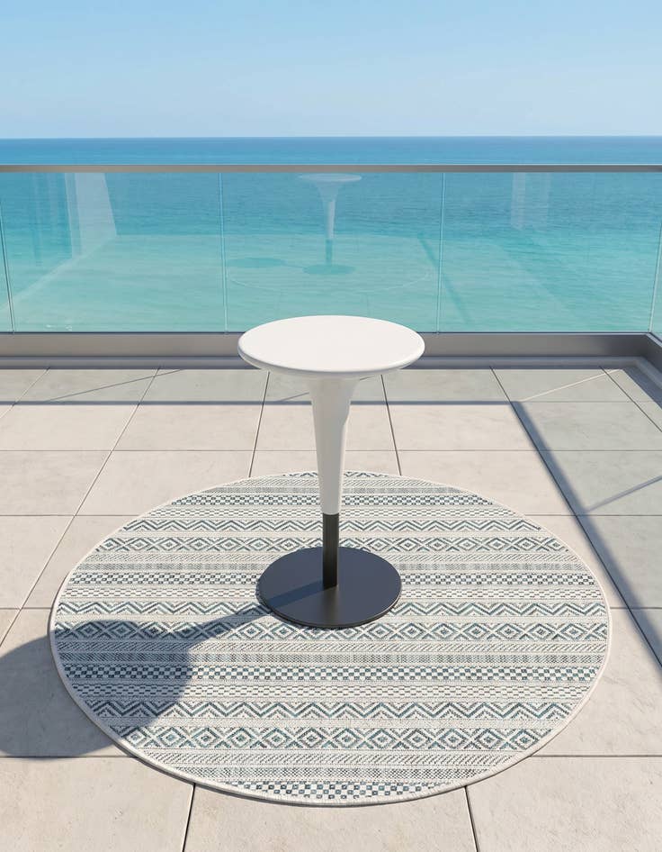 Detail image of 3' x 3' Easy-Clean Ribbon Indoor / Outdoor Round Rug
