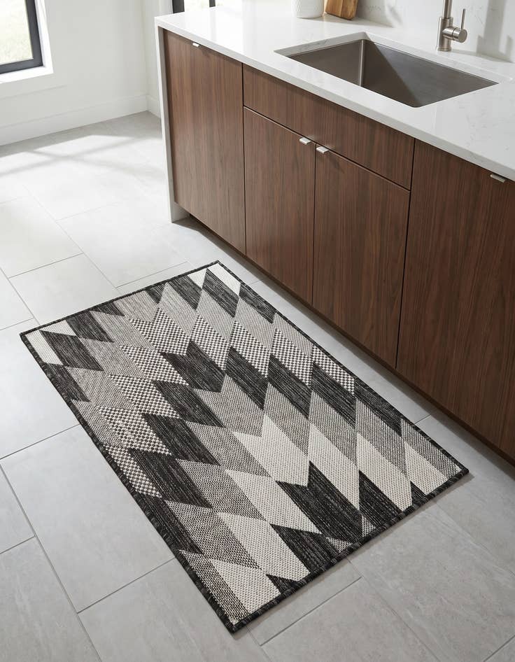 Detail image of 2' x 3' Easy-Clean Modern Indoor / Outdoor Rug