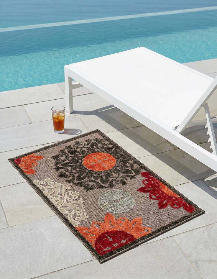 Detail image of 2' x 3' Easy-Clean Modern Indoor / Outdoor Rug