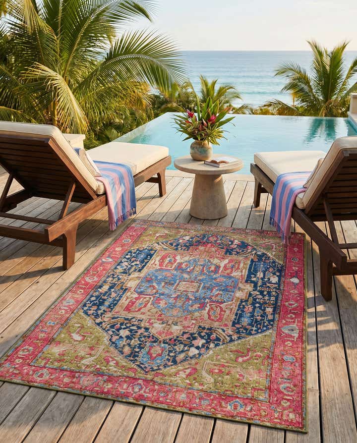 3' 3 x 5' 3 Easy-Clean Traditional Indoor / Outdoor Rug
