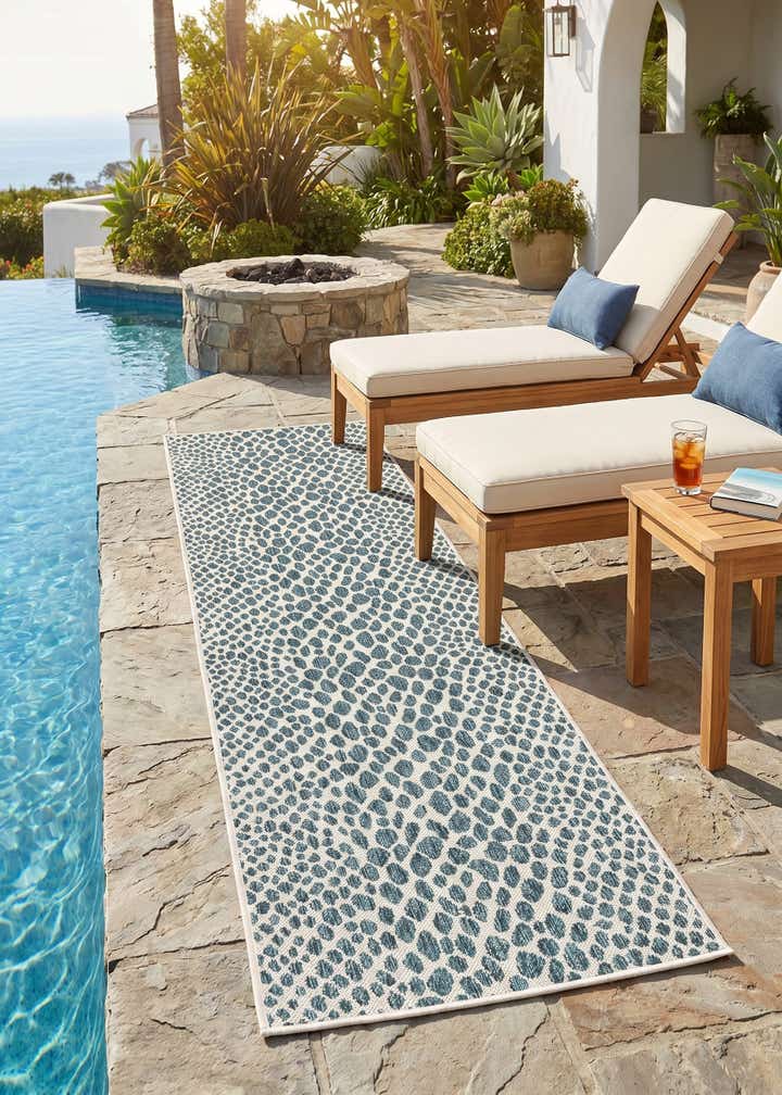 2' x 6' Easy-Clean Jill Zarin Cape Town Indoor / Outdoor Runner Rug