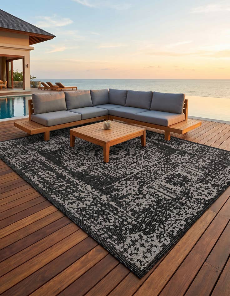 Detail image of 7' 10 x 10' Easy-Clean Traditional Indoor / Outdoor Rug