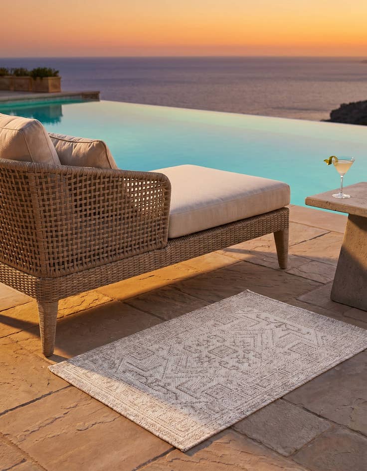 Detail image of 2' x 3' Easy-Clean Aztec Indoor / Outdoor Rug