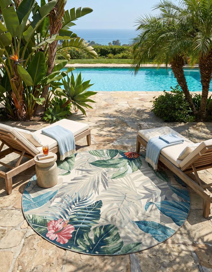 Detail image of 7' x 7' Easy-Clean Botanical Indoor / Outdoor Round Rug