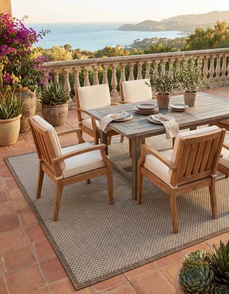 Detail image of 6' x 9' Easy-Clean Border Indoor / Outdoor Rug