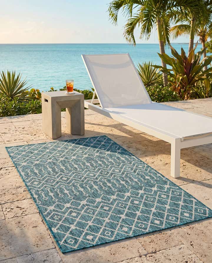 3' x 5' 3 Easy-Clean Lattice Indoor / Outdoor Rug