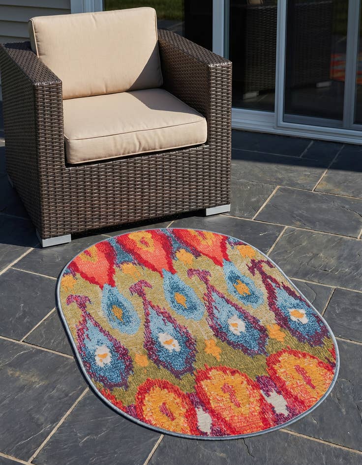 Detail image of 2' 2 x 3' Easy-Clean Modern Indoor / Outdoor Oval Rug