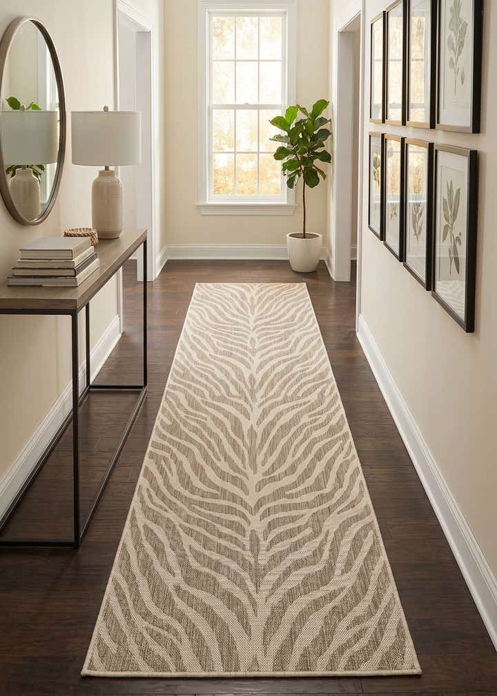 2' 7 x 10' Easy-Clean Safari Indoor / Outdoor Runner Rug