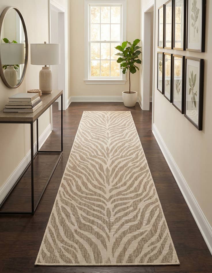 Detail image of 2' 7 x 10' Easy-Clean Safari Indoor / Outdoor Runner Rug