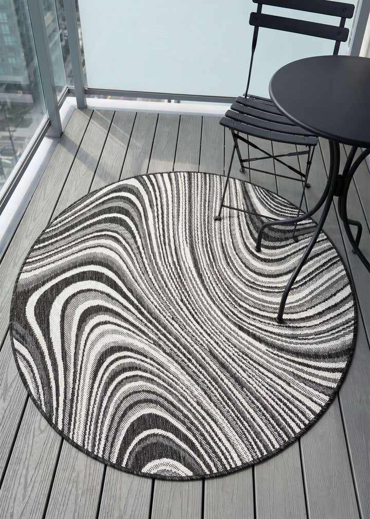 4' x 4' Easy-Clean Modern Indoor / Outdoor Round Rug
