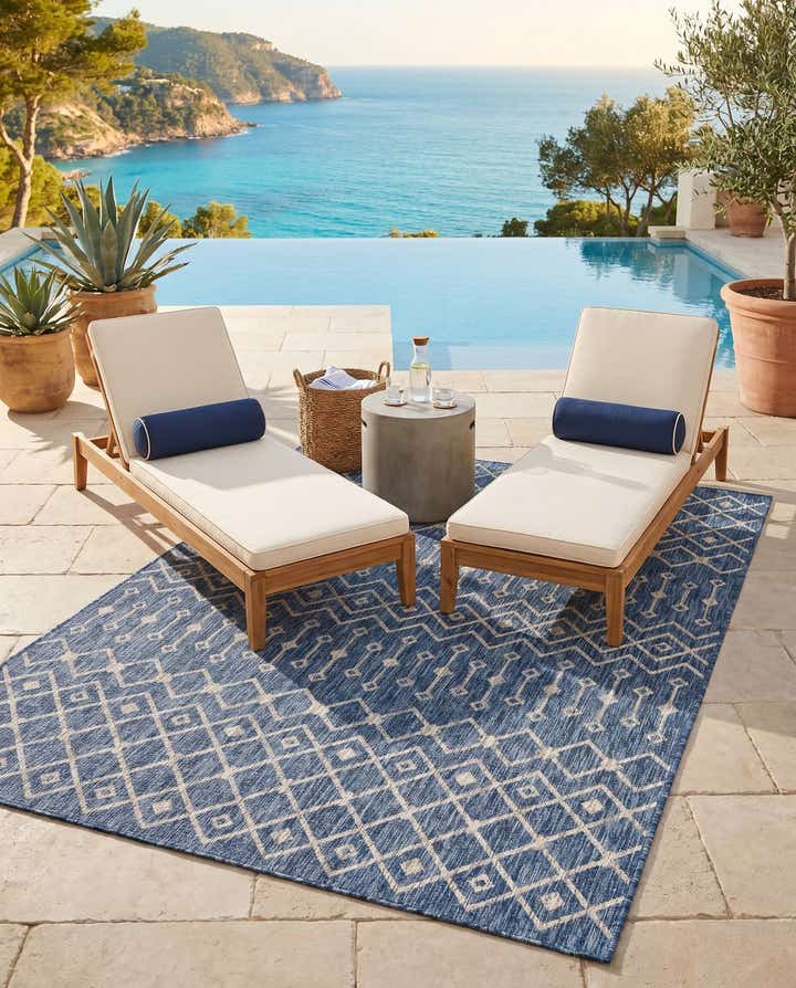 6' x 9' Easy-Clean Lattice Indoor / Outdoor Rug