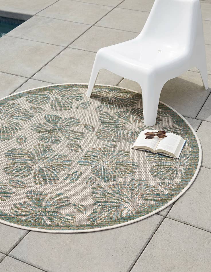 Detail image of 3' 3 x 3' 3 Easy-Clean Baja Indoor / Outdoor Round Rug