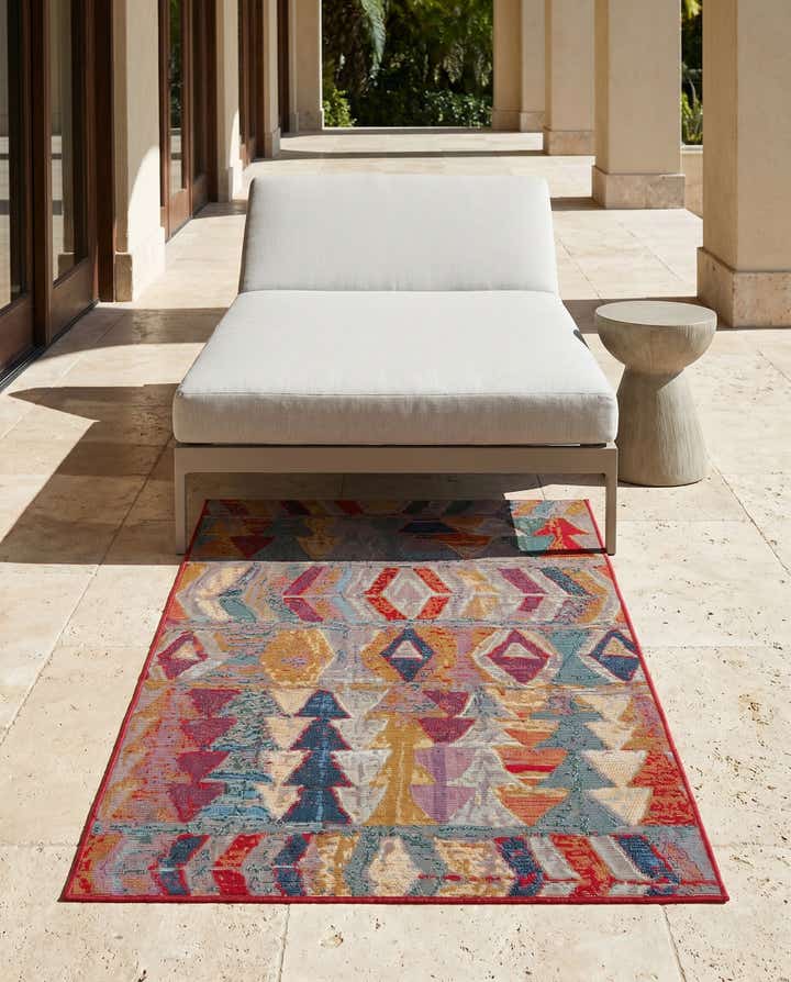 3' 3 x 5' 3 Easy-Clean Modern Indoor / Outdoor Rug