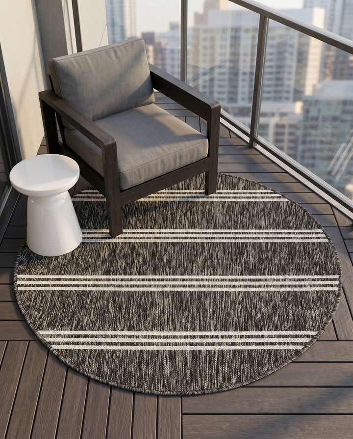 4' x 4' Easy-Clean Jill Zarin Anguilla Indoor / Outdoor Round Rug