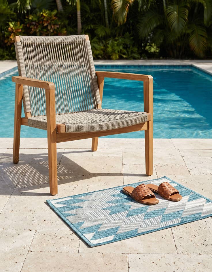 Detail image of 2' x 3' Easy-Clean Modern Indoor / Outdoor Rug