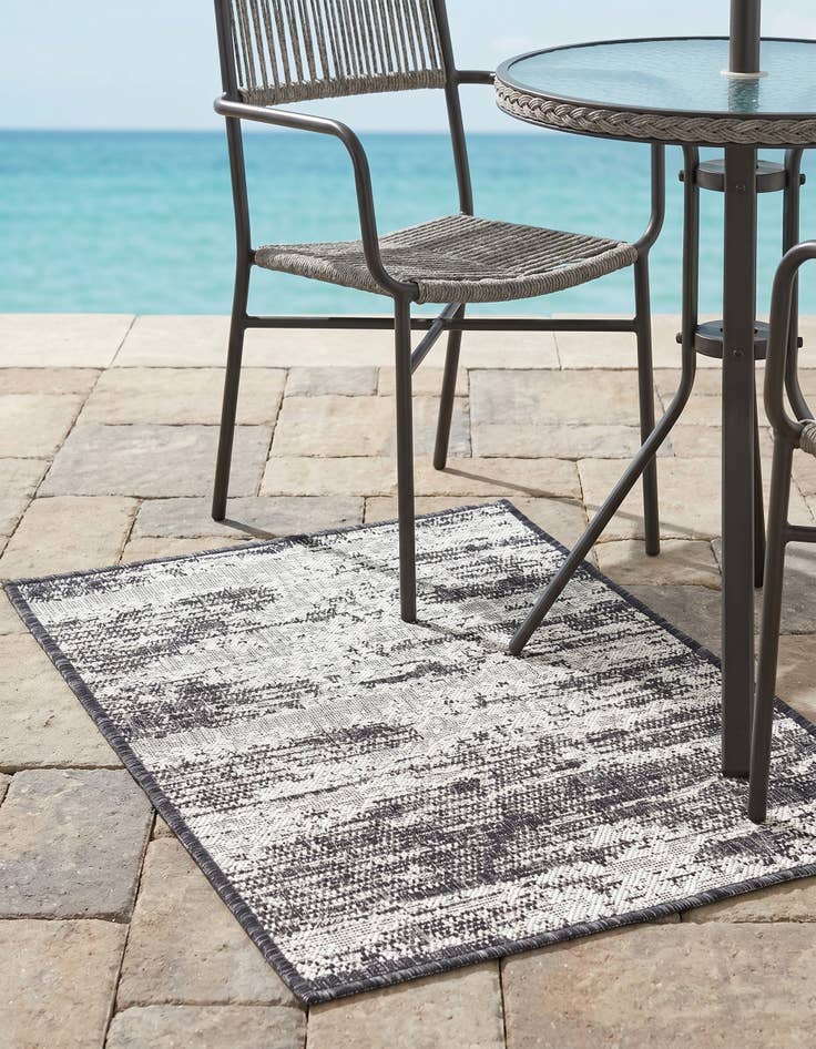 Detail image of 2' x 3' Easy-Clean Modern Indoor / Outdoor Rug