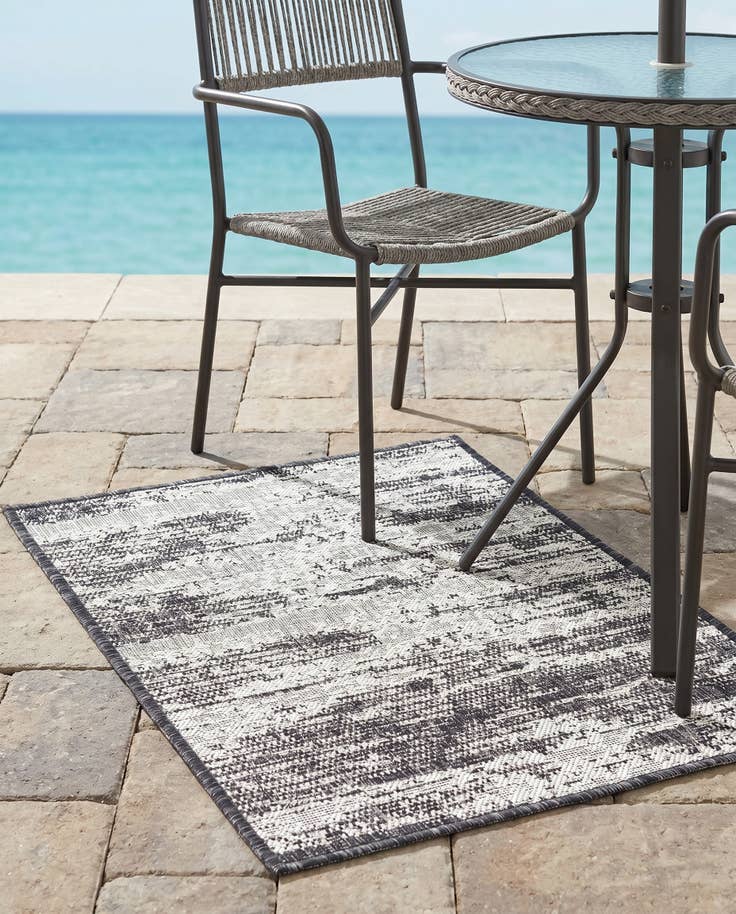 Detail image of 2' x 3' Easy-Clean Modern Indoor / Outdoor Rug