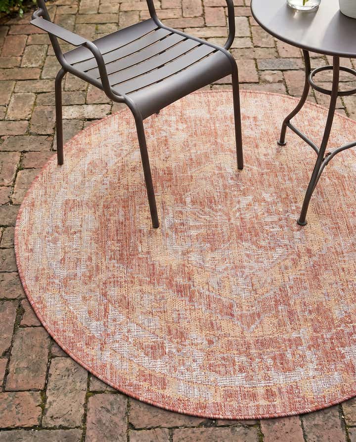 4' x 4' Easy-Clean Traditional Indoor / Outdoor Round Rug