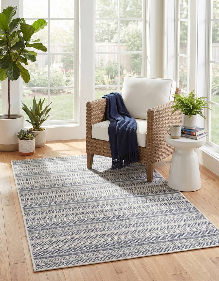 Detail image of 3' x 5' 3 Easy-Clean Striped Indoor / Outdoor Rug