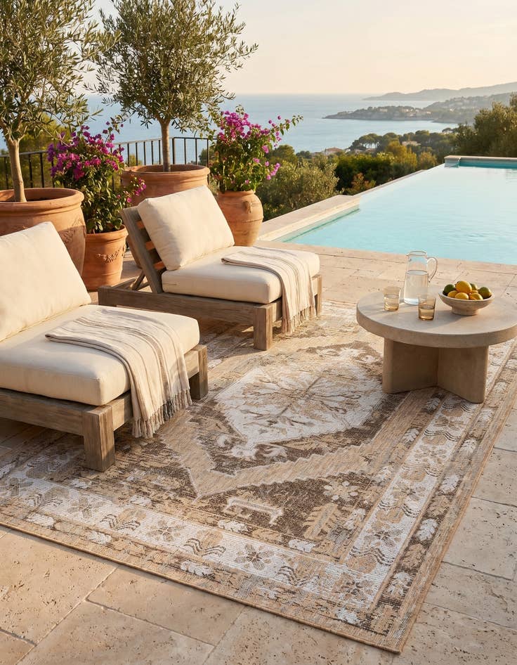 Detail image of 5' 3 x 8' Easy-Clean Traditional Indoor / Outdoor Rug