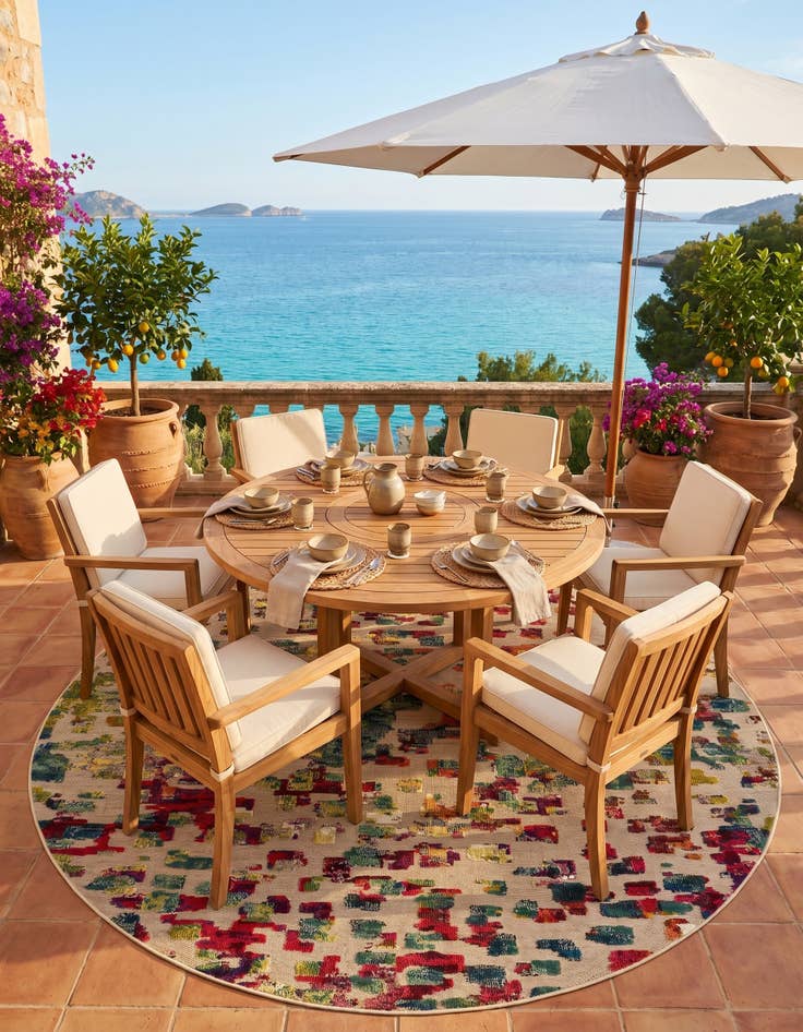 Detail image of 7' 10 x 7' 10 Easy-Clean Casablanca Indoor / Outdoor Round Rug