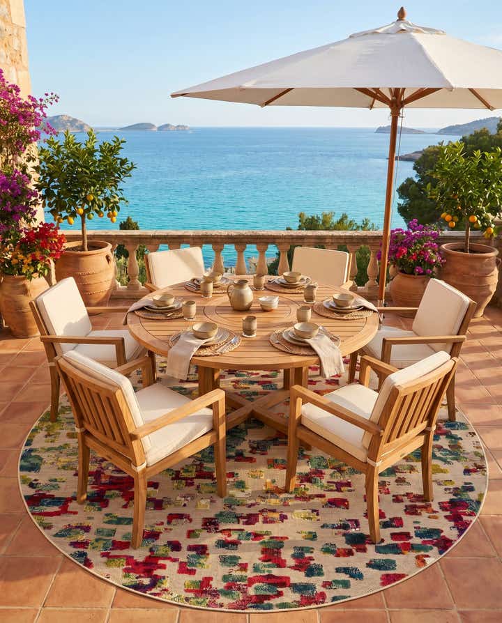 7' 10 x 7' 10 Easy-Clean Casablanca Indoor / Outdoor Round Rug