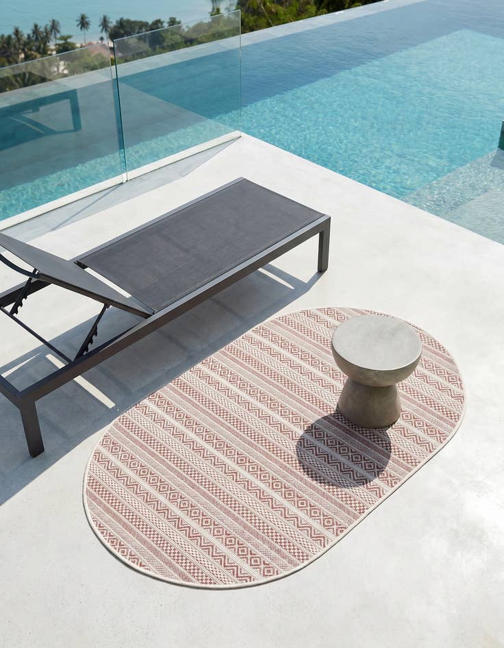 Detail image of 3' x 5' 3 Easy-Clean Striped Indoor / Outdoor Oval Rug