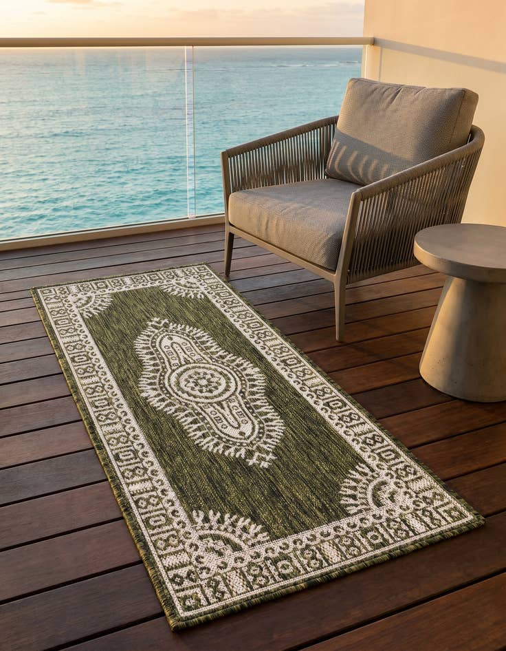Detail image of 2' x 4' Easy-Clean Traditional Indoor / Outdoor Runner Rug