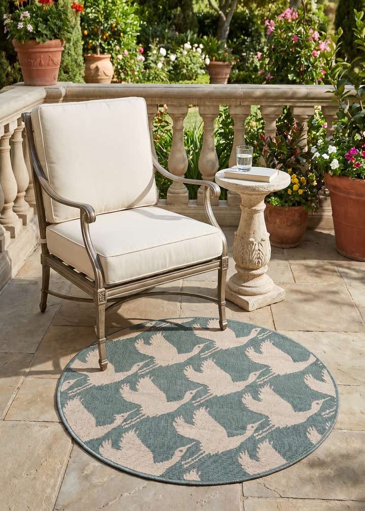 3' x 3' Easy-Clean Coastal Indoor / Outdoor Round Rug