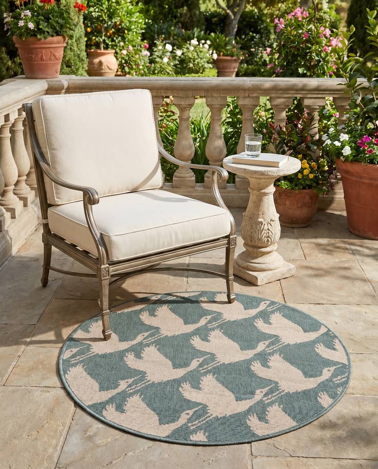 Detail image of 3' x 3' Easy-Clean Coastal Indoor / Outdoor Round Rug