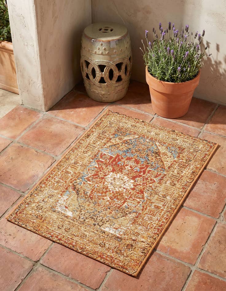 Detail image of 2' x 3' Easy-Clean Traditional Indoor / Outdoor Rug