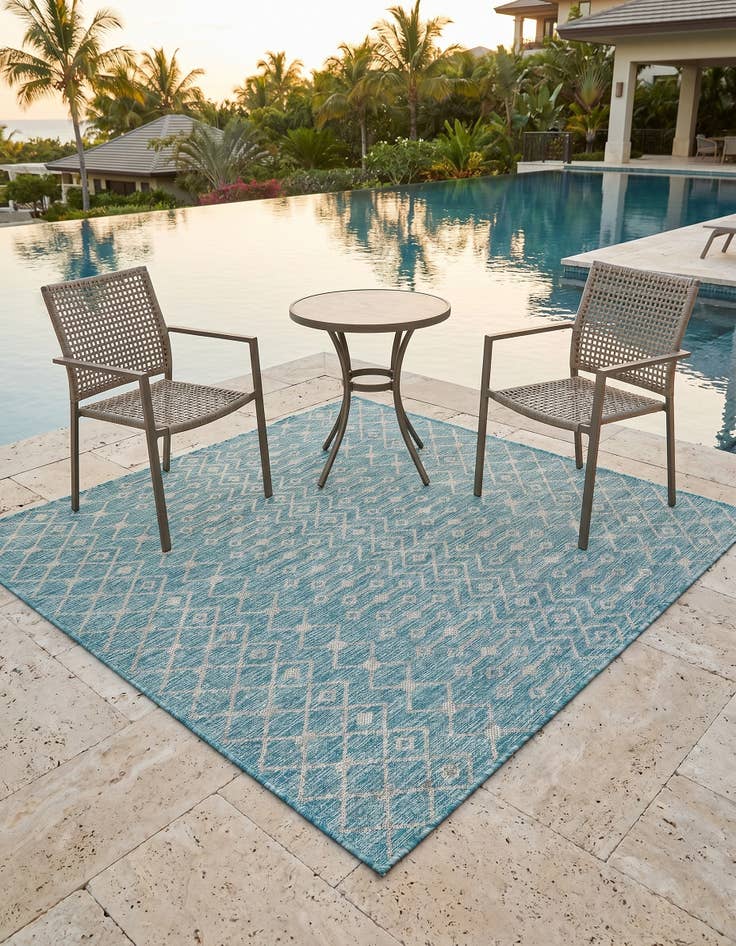 Detail image of 5' 3 x 5' 3 Easy-Clean Lattice Indoor / Outdoor Square Rug