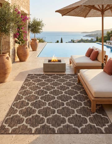 5' 3 x 8' Easy-Clean Lattice Indoor / Outdoor Rug