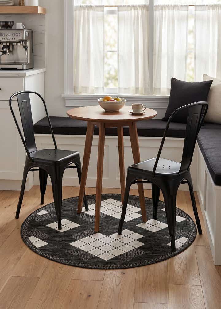 3' 1 x 3' 1 Easy-Clean Modern Indoor / Outdoor Round Rug