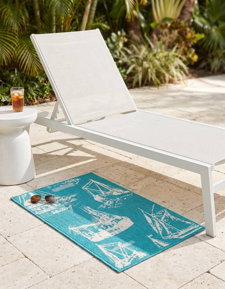 Detail image of 2' x 3' Easy-Clean Coastal Indoor / Outdoor Rug