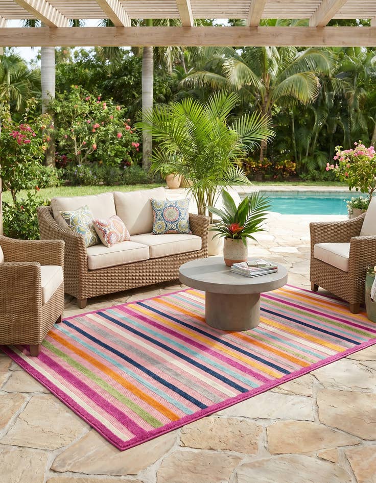 Detail image of 5' 3 x 8' Easy-Clean Aruba Indoor / Outdoor Rug